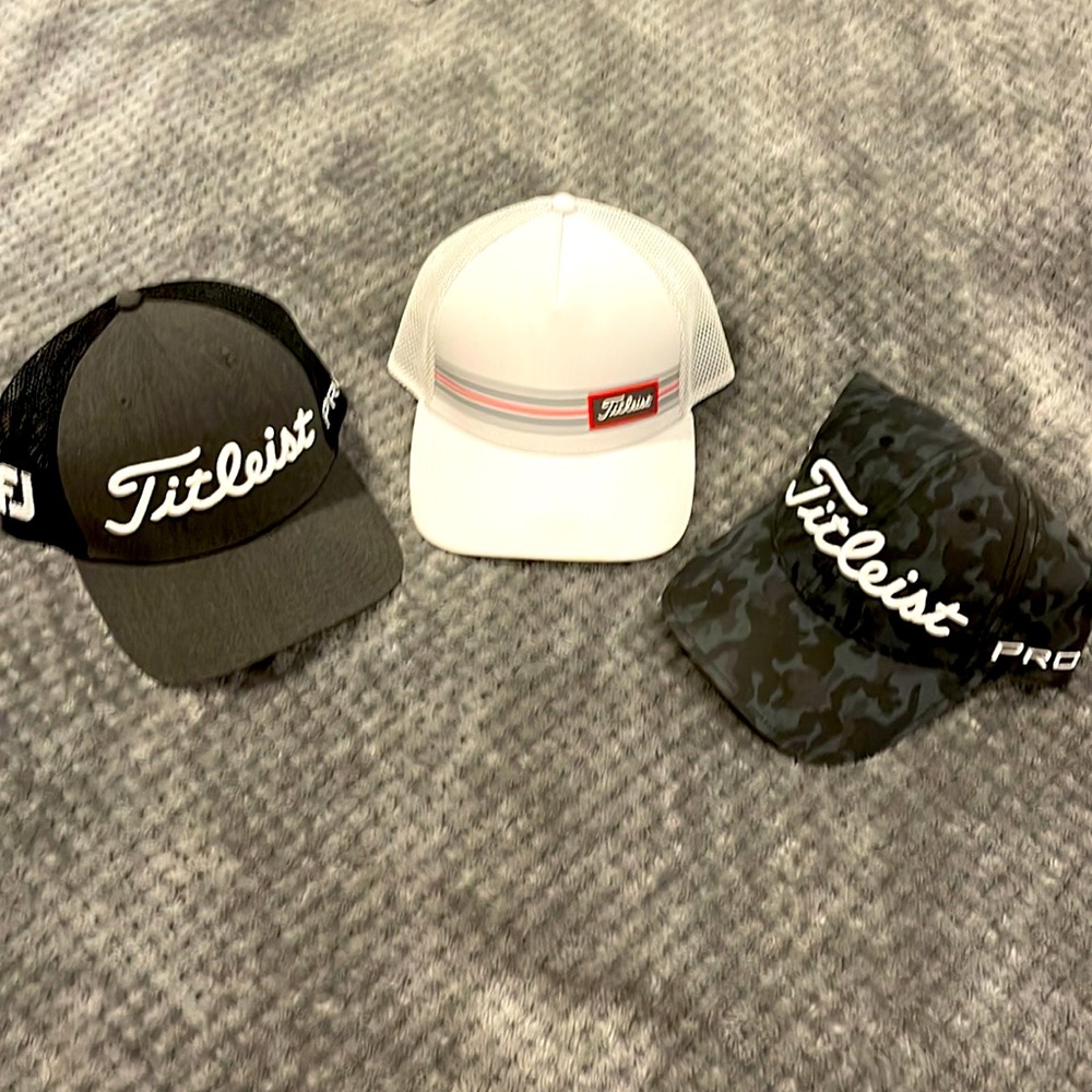 3 adjustable Titleist Golf hats